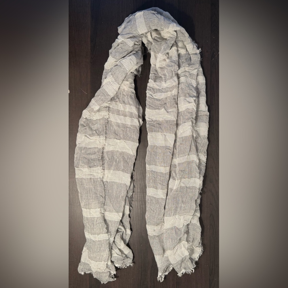 Zara Gray and White Textured Scarf